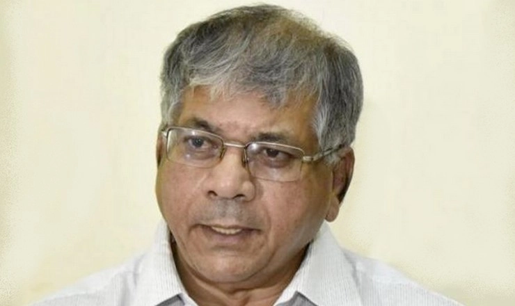 Prakash Ambedkar: यूपी में गोलियों का राज, योगी सरकार को भुगतने होंगे परिणाम