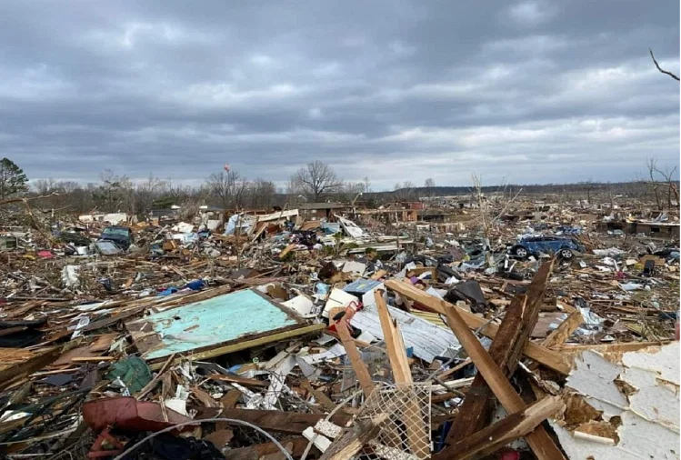 US: तूफान ने 11 राज्यों में मचाई तबाही, अब तक 32 लोगों की मौत, जानें कितना नुकसान हुआ