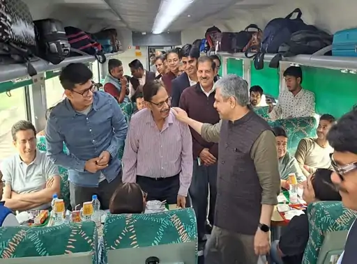 राजस्थान के लिए री-डिजाइन की सेमी हाईस्पीड ट्रेन: जयपुर से अप्रैल से दौड़ेगी वंदे भारत, दिल्ली जाने में बचेंगे 3 घंटे