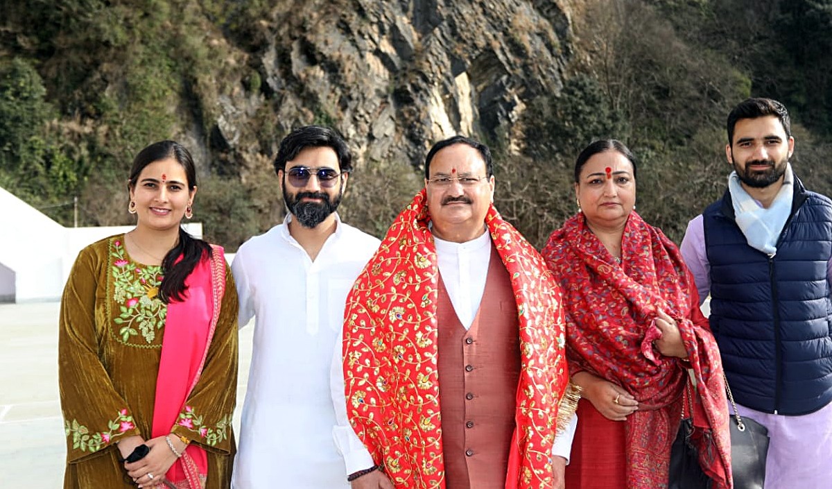 भाजपा अध्यक्ष जेपी नड्डा ने वैष्णो देवी धाम के दर्शन किए