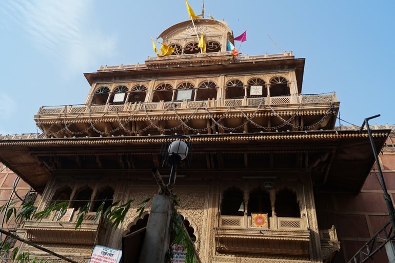 भव्य होगा बांके बिहारी मंदिर कॉरिडोर काशीविश्वनाथ और महाकाल जैसा:250 करोड़,5 एकड़ जमीन पर खर्च होंगे, 2 दिन बाद सौंपी जाएगी सर्वे रिपोर्ट