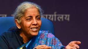 राष्ट्रपति चुनाव में पीपीई किट पहनकर वित् मंत्री डाला वोट