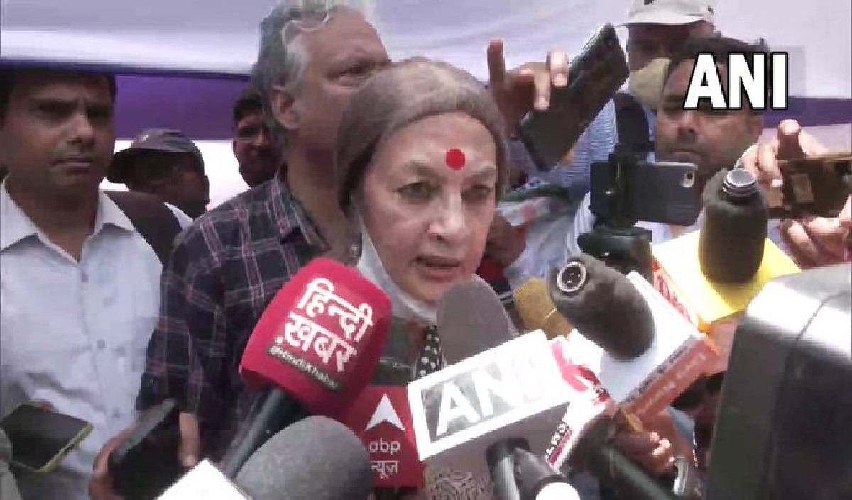 जहांगीपुरी में बुलडोजर पर लगा ब्रेक वृंदा करात ने कहा- कानून और संविधान पर बुलडोजर चला दिया गया