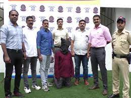 100 से ज्यादा हाई प्रोफाइल महिलाओं को शादी का झांसा देकर लाखों ठगे लालच में दोबारा पुणे आया तो पकड़ा गया