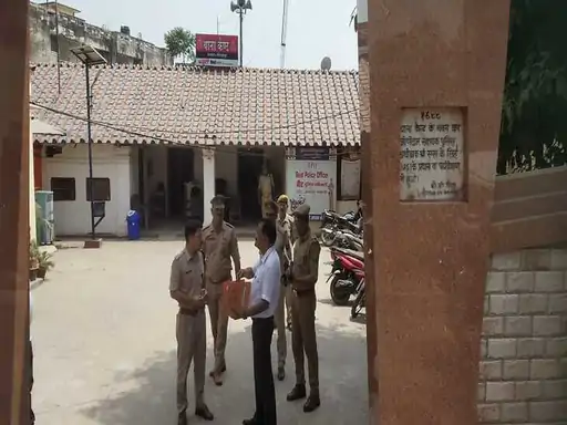 गोरखपुर के 4 थानों का हाल एक थाना प्रदेश में सबसे हाइटेक बन रहा तो दूसरा मॉडल थाना बना