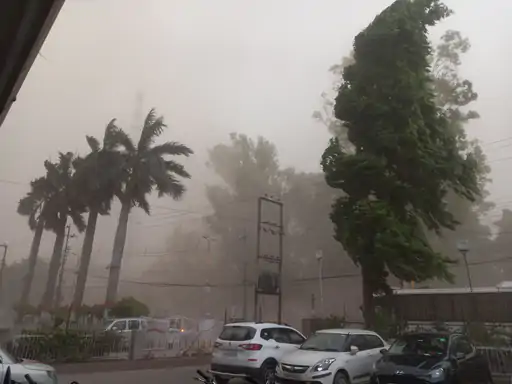 अयोध्या में 8 डिग्री सेल्सियस तापमान में आई कमी 24 घंटे में आंधी के साथ बारिश की संभावना तापमान में एक बार फिर होगी वृद्धि