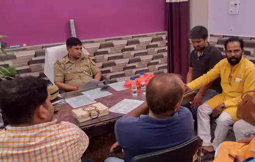 विवादों में रहे मंत्री की इंस्पेक्टर से कहासुनी मेरठ थाने में दिनेश खटीक बोले- पीड़ित की FIR दर्ज नहीं हुई तो इस्तीफा दे दूंगा