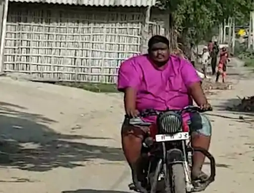 3KG चावल-4KG आटे की रोटी खाते हैं बिहार के रफीक एक बीवी खाना नहीं बना पाती थी इसलिए दूसरी शादी की