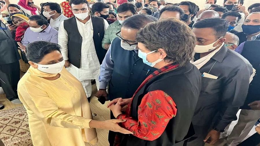 लखनऊ में बोले CM योगी- जिन्ना का समर्थन करने वाले ही तालिबान के समर्थक हैं